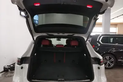 Porsche Cayenne E-Hybrid 2021, 47600 км, за 64800 USD - фото 22