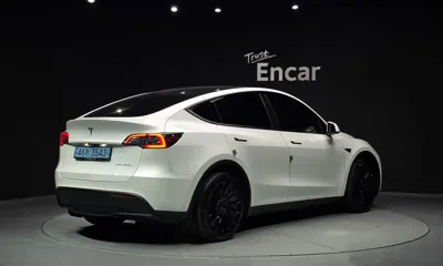Tesla Model Y 2022, 74171 км, за 26710.11 USD