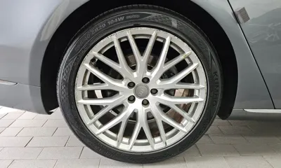 Audi A8 2016, 237216 км, за 14311.75 USD