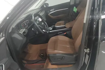Audi e-tron 2019, 64200 км, за 23165 USD - фото 17