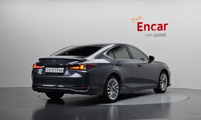 Lexus ES 2021, 93461 км, за 26710.11 USD
