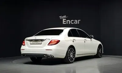 Mercedes-Benz E-Class 2019, 87825 км, за 17545.34 USD