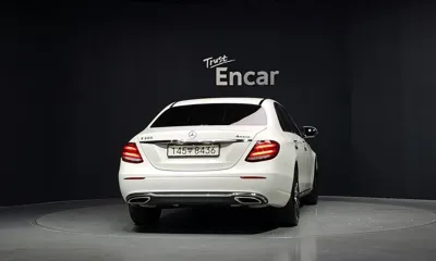 Mercedes-Benz E-Class 2019, 87825 км, за 17545.34 USD