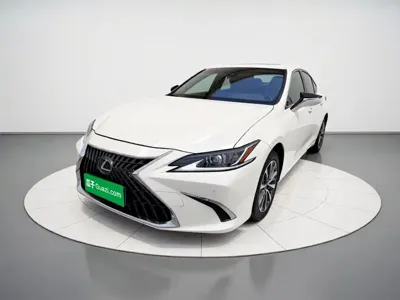 Lexus ES · 2023 год