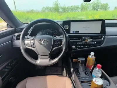 Lexus ES 2023, 89300 км, за 31356.32 USD