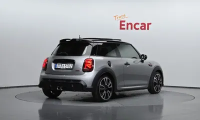 MINI Cooper 2024, 13667 км, за 24927.66 USD