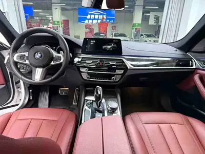 BMW 5 Series 2018, 67000 км, за 17666.37 USD