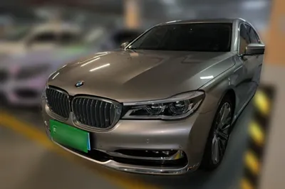 BMW 7 Series · 2018 год
