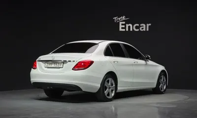 Mercedes-Benz C-Class 2017, 92061 км, за 9686.01 USD