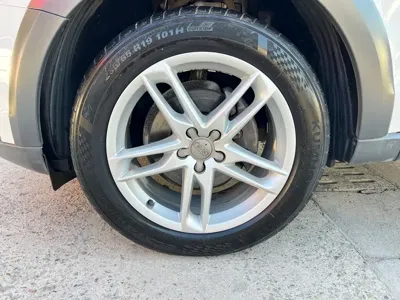 Audi Q5 2018, 110000 км, за 14680.85 USD