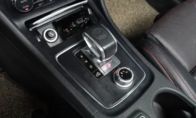 Mercedes-Benz CLA-Class 2018, 76675 км, за 17395.3 USD - фото 9