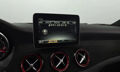 Mercedes-Benz CLA-Class 2018, 76675 км, за 17395.3 USD - фото 30