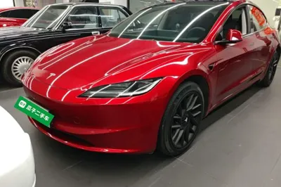 Tesla Model 3 · 2023 год