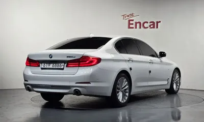 BMW 5-Series 2018, 139909 км, за 11891.86 USD