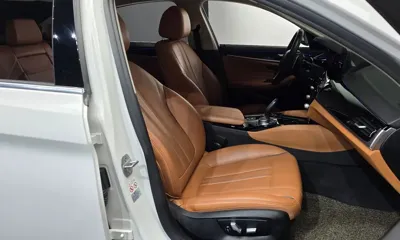 BMW 5-Series 2018, 139909 км, за 11809.11 USD - фото 26