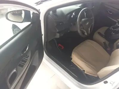 Toyota Yaris L 2015, 100399 км, за 4057.88 USD - фото 16