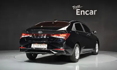 Hyundai Avante 2021, 109378 км, за 8126.86 USD