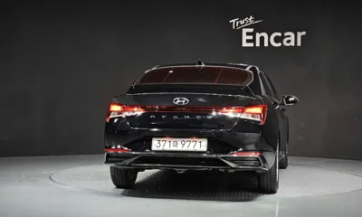 Hyundai Avante 2021, 109378 км, за 8126.86 USD