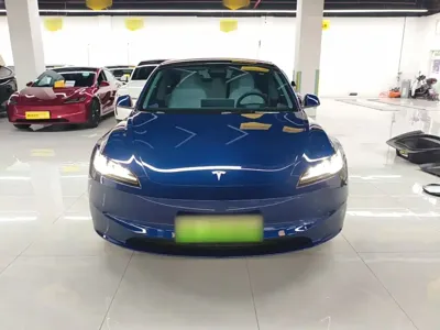 Tesla Model 3 2025, 12000 км, за 35117.24 USD