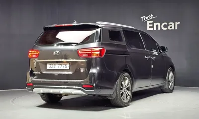 Kia Canival 2019, 114339 км, за 8208.47 USD