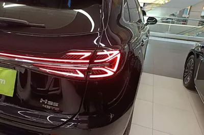 Hongqi HS5 2023, 8300 км, за 18954 USD