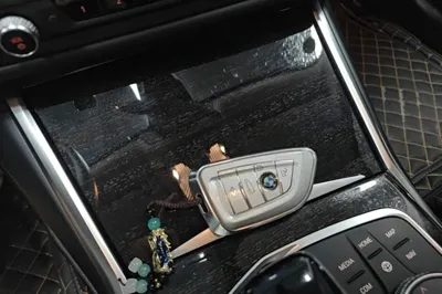 BMW 3 Series 2021, 56000 км, за 25526 USD - фото 29