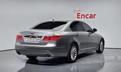 Hyundai Genesis 2011, 76191 км, за 3875.46 USD
