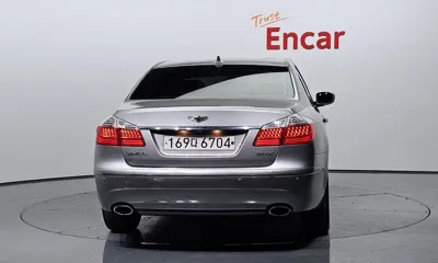 Hyundai Genesis 2011, 76191 км, за 3875.46 USD