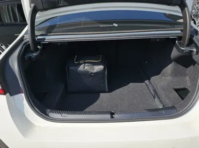 BMW 5-Series 2024, 14000 км, за 36724.3 USD - фото 8