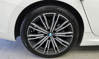 BMW 3-Series 2021, 83452 км, за 18708.15 USD