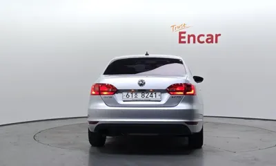 Volkswagen Jetta 2013, 105422 км, за 2405.25 USD