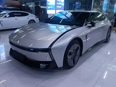 Xpeng P7 · 2025 год
