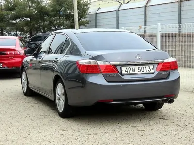 Honda Accord 2015, 136398 км, за 4955.4 USD