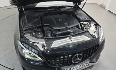 Mercedes-Benz C-Class 2018, 89786 км, за 32821.32 USD - фото 6