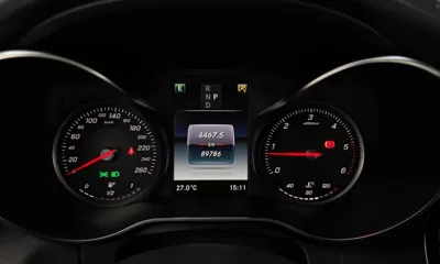 Mercedes-Benz C-Class 2018, 89786 км, за 32821.32 USD - фото 8