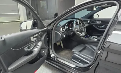 Mercedes-Benz C-Class 2018, 89786 км, за 32821.32 USD - фото 10