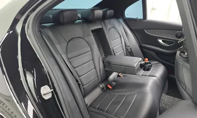 Mercedes-Benz C-Class 2018, 89786 км, за 32821.32 USD - фото 12