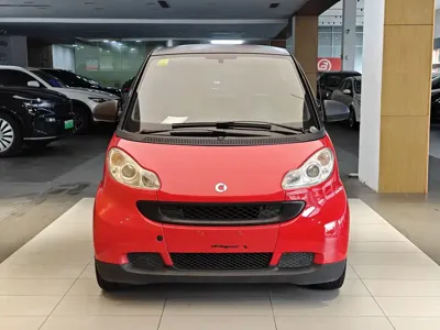 Smart Smart Fortwo 2011, 72800 км, за 2652.17 USD