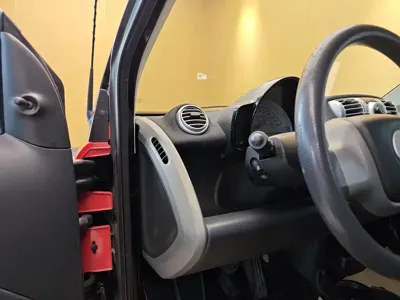 Smart Smart Fortwo 2011, 72800 км, за 2652.17 USD - фото 11