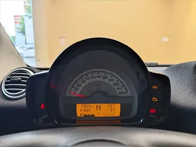 Smart Smart Fortwo 2011, 72800 км, за 2652.17 USD - фото 30