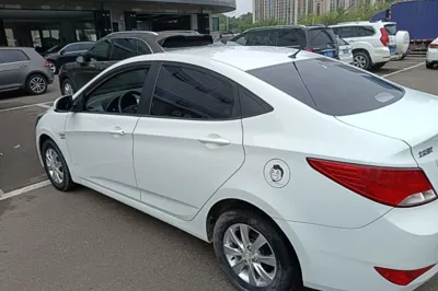 Hyundai Verna (older generation) 2014, 105000 км, за 4078 USD