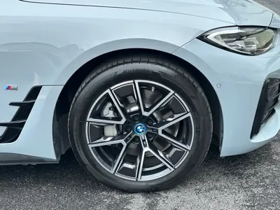 BMW i4 2024, 10000 км, за 36756.2 USD