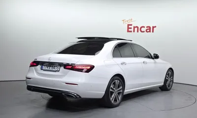 Mercedes-Benz E-Class 2023, 33206 км, за 23085.56 USD