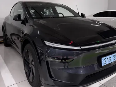 Tesla Model Y · 2026 год