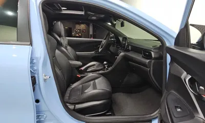 Hyundai Veloster 2020, 135681 км, за 8462.55 USD - фото 11