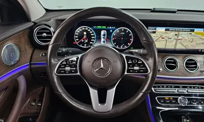 Mercedes-Benz E-Class 2020, 133052 км, за 18476.81 USD - фото 13