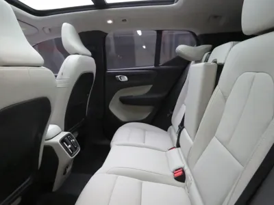 Volvo XC40 2026, 18 км, за 29767.71 USD - фото 10