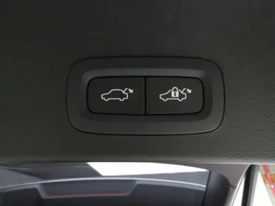 Volvo XC40 2026, 18 км, за 29767.71 USD - фото 19