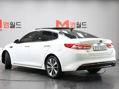 Kia K5 2016, 124005 км, за 6345.85 USD
