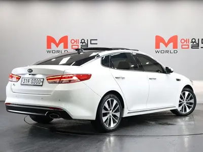 Kia K5 2016, 124005 км, за 6345.85 USD